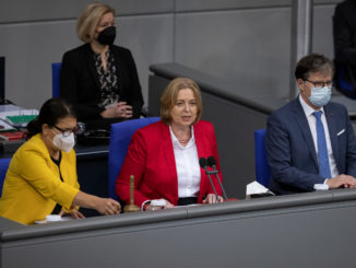 Bundestagspräsidentin Bas warnt vor schneller Einführung von Impfpflicht