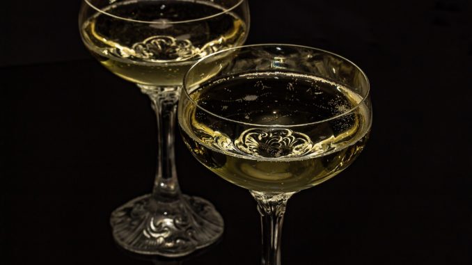 champagne-glasses-gc69cd3589_1920 Champagner