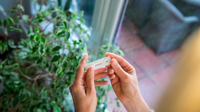 Corona-Schnelltest - Bild: Okrasiuk via Twenty20