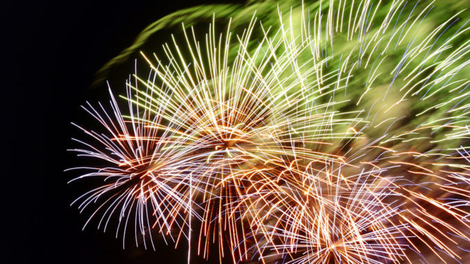 firework-over-berlin_t20_KoalPE-scaled Silvester - Bild: Xana via Twenty20