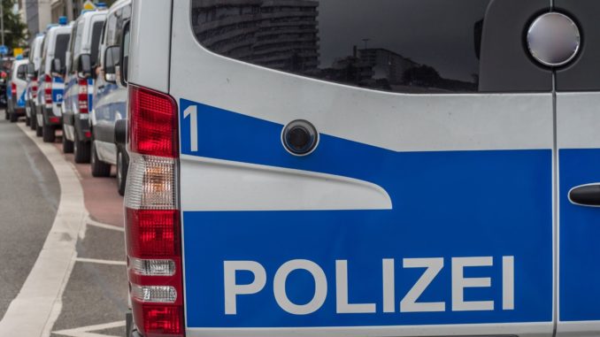 Polizei (über cozmo news)