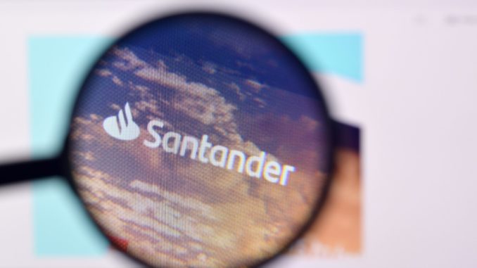 Homepage of santander website on the display of PC, url - santander.com. Santander - Bild: Mehaniq via Twenty20