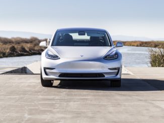 Tesla ruft wegen Problemen bei Kofferraumhauben eine halbe Million Autos zurück Tesla ruft wegen Problemen bei Kofferraumhauben eine halbe Million Autos zurück