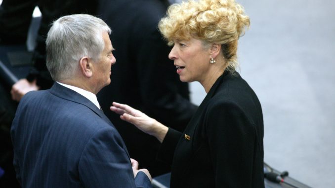 Archivbild: Otto Schily (links) und Gesine Schwan (rechts) - Bild: Bundestag/Werner Schüring