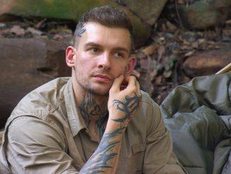 Dschungelcamp 2022: Eric kriecht zu Kreuze