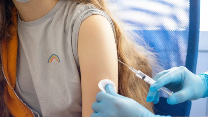 Impfung - Bild: KlavdiyaV via Twenty20