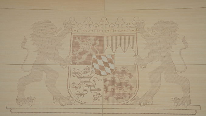 Plenarsaal des bayerischen Landtags - Bild: Arian Kriesch/CC BY-SA 2.0