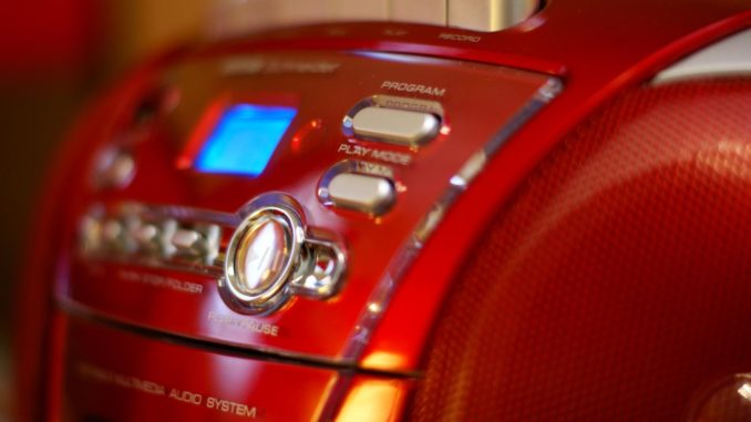 Radio - Bild: Mario Spann/CC BY-SA 2.0