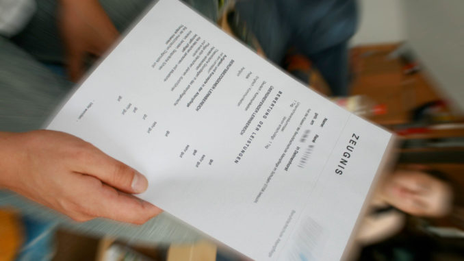 Zeugnis - Bild: matthias.penke/CC BY-NC-ND