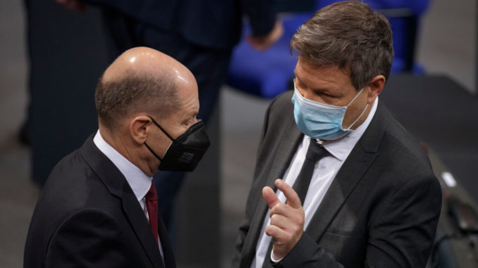 Robert Habeck und Olaf Scholz - Bild: Tobias Koch/Bundestag