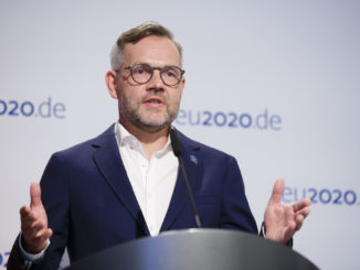 SPD-Außenpolitiker Roth wertet Putins Vorgehen als Zäsur für Europa