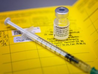 Razzia in Baden-Württemberg wegen gefälschter Impfpässe