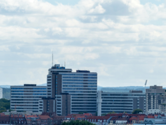 Zahl der Erwerbstätigen 2021 nur leicht höher als im Vorjahr