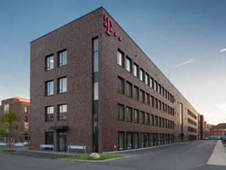 Mehr Geld für Telekom-Chef Höttges