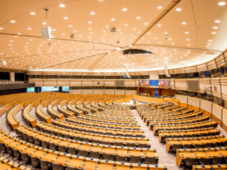 EU-Parlament stimmt für stärkere Regulierung von Online-Riesen