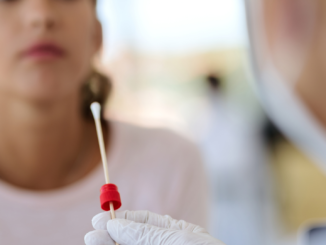 GEW fordert Priorisierung der Lehrer und Erzieher bei PCR-Tests