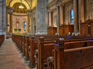 Bundesregierung mahnt weitere Aufklärung zu Missbrauch in katholischer Kirche an