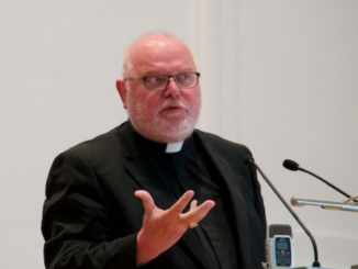 Kardinal Marx will als Münchner Erzbischof im Amt bleiben