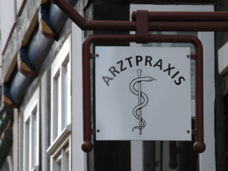 Impfverweigerern in Hausarztpraxen drohen harte Maßnahmen bis zur Kündigung