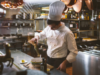 Gastgewerbe und Einzelhandel beklagen drastische Umsatzeinbrüche im Dezember