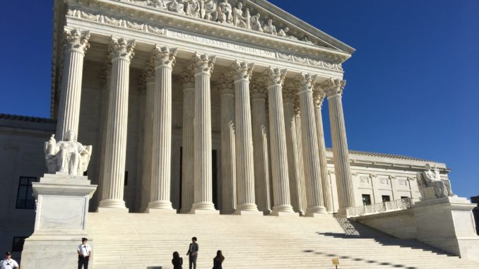 supreme-court_t20_LQE89n Supreme Court, USA - Bild: KK1902 via Twenty20