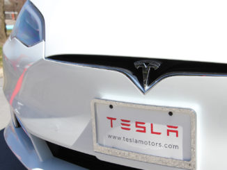 Kraftfahrt-Bundesamt prüft Spurwechselfunktion von Tesla-Modellen