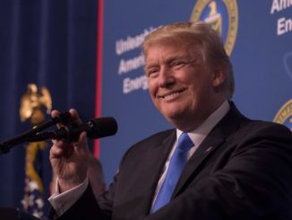 Trump bezeichnet Putins Vorgehen in Ukraine-Konflikt als „genial“