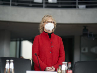 Lambrecht ruft Nato zum Bewahren eines „kühlen Kopfs“ im Ukraine-Konflikt auf