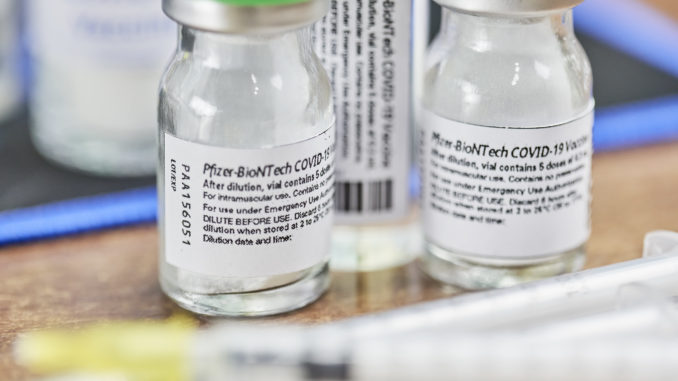 Biontech-Impfstoff - Bild: Tim Reckmann/CC BY 2.0