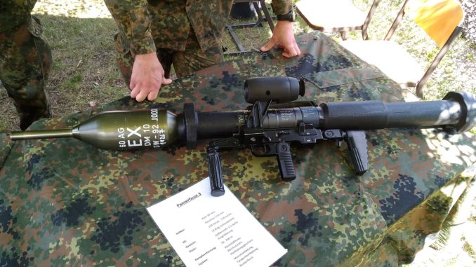Panzerfaust - Bild: Rüdiger Müller, CC BY-SA 4.0, via Wikimedia Commons
