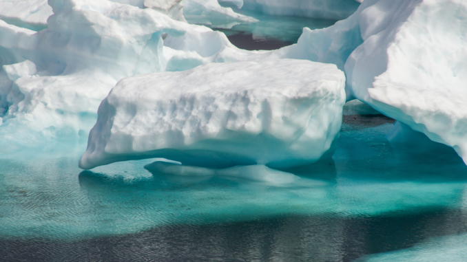 Eisbrocken des Eisschildes