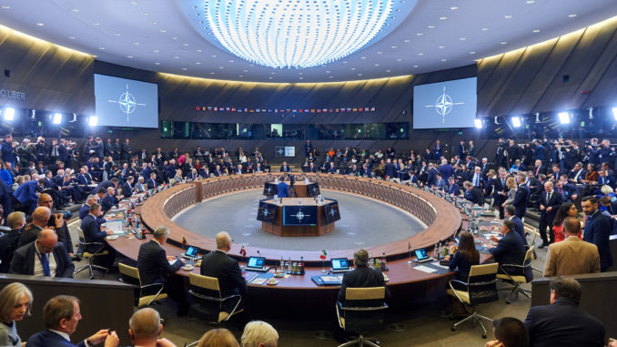 Nato-Sitzung - Bild: Bild: NATO North Atlantic Treaty Organization