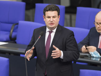 Heil: Dürfen in Krise „nicht Rente gegen Rüstung ausspielen“