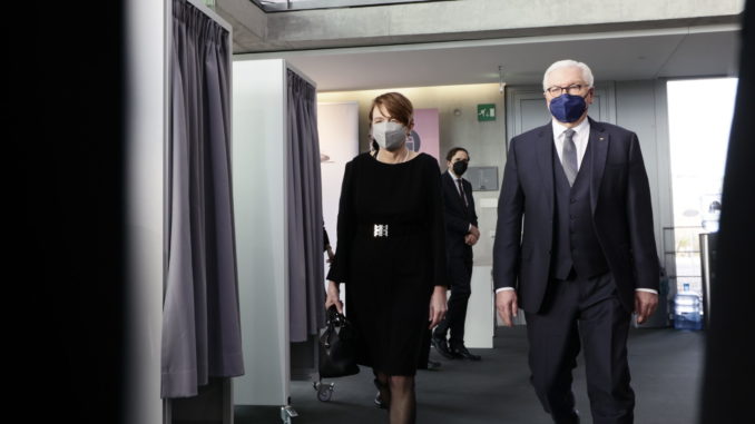 Elke Büdenbender und Frank-Walter Steinmeier - Bild: photothek