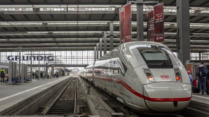 Symbolbild: ICE im Münchner Hauptbahnhof - Bild: Albert Koch/CC BY-ND 2.0