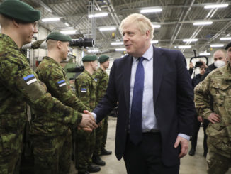 Johnson wirft Putin Kriegsverbrechen in der Ukraine vor