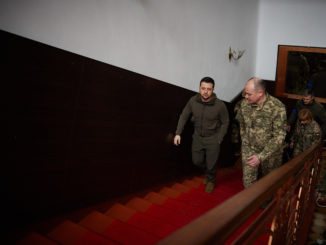 Ukraine wirft russischer Armee Schüsse auf Demonstranten in Cherson vor