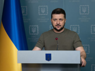 Ukrainischer Präsident fordert erneut Lieferung von schweren Waffen