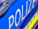 Aus Zug geworfene Jugendlichen fahren in Niedersachsen außen auf Lok mit