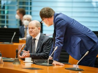 Scholz verteidigt Linie bei Lieferung schwerer Waffen an die Ukraine
