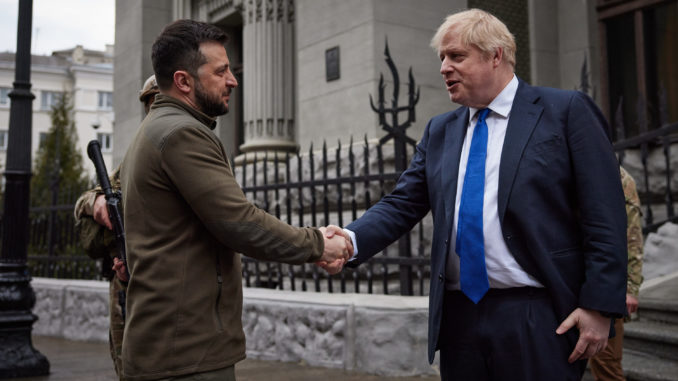 Boris Johnson und Volodymyr Zelensky - Bild: Ukrainian government