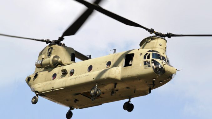 CH-47F Chinook - Bild: SPC Glenn Anderson, Public domain, via Wikimedia Commons
