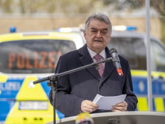 Extremisten agieren in Nordrhein-Westfalen 2021 mit verschleierten Absichten