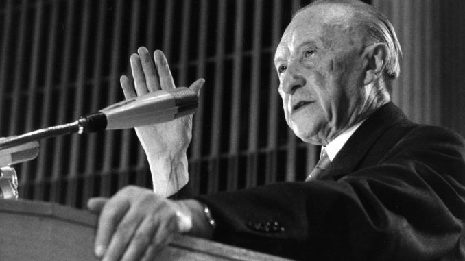 Konrad Adenauer - Bild: CDU, Fotograf: Peter Bouserath, CC BY-SA 3.0 DE, via Wikimedia Commons