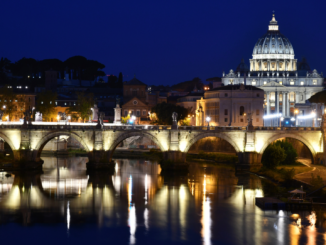 Papst betet bei Karfreitags-Zeremonie in Rom für den Frieden