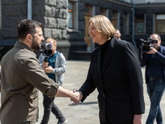Bundestagspräsidentin Bas gedenkt in Kiew der Opfer des Zweiten Weltkriegs Bundestagspräsidentin Bas gedenkt in Kiew der Opfer des Zweiten Weltkriegs