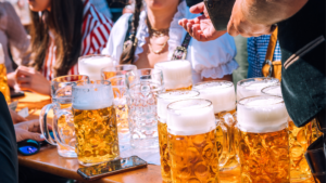 Bierpreis auf Oktoberfest steigt um fast 16 Prozent auf um die 13 Euro