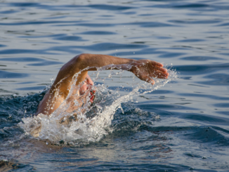 Risiko für schwere Badeunfälle bei jungen Männern am höchsten
