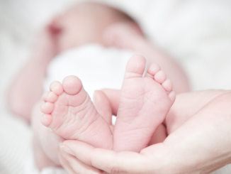 Frauen in der EU sind bei der Geburt ihres ersten Kindes im Schnitt fast 30 Jahre alt