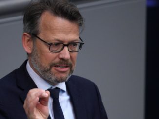 Fricke lobt Vorgaben für Ministerien bei Haushaltsdebatte